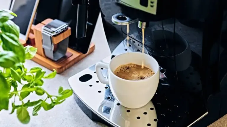 3 Macchine da Caffè Automatiche: I Modelli Più Venduti che gli Italiani Adorano (Febbraio 2026)