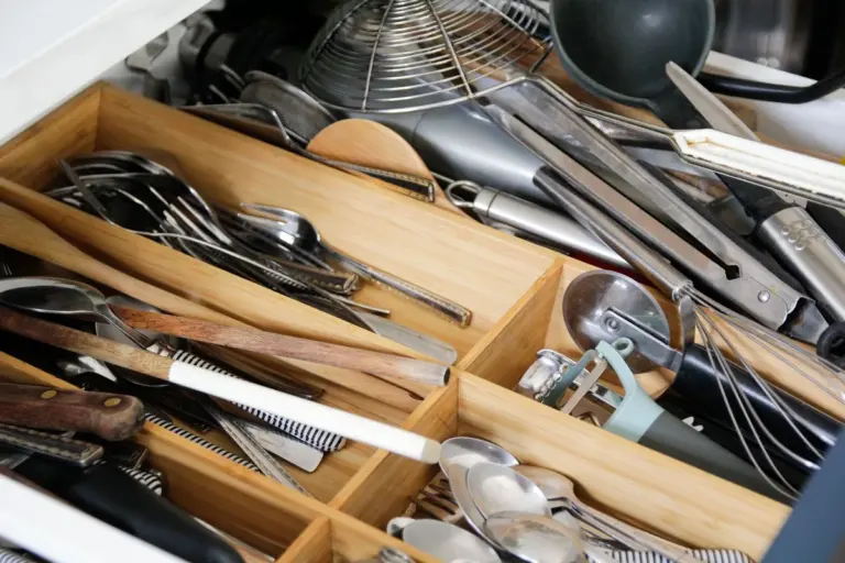8 Gadget da Cucina da Eliminare per una Spazio Libero dal Caos (Parola di Organizzatori)