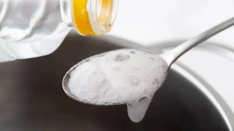 Acqua Ossigenata e Bicarbonato: il segreto per una casa pulita senza spendere una fortuna
