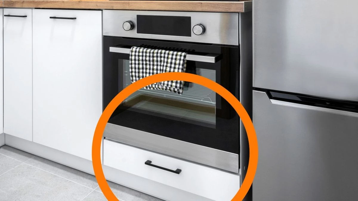 Il cassetto sotto il forno ha una funzione segreta che ti stupirà
