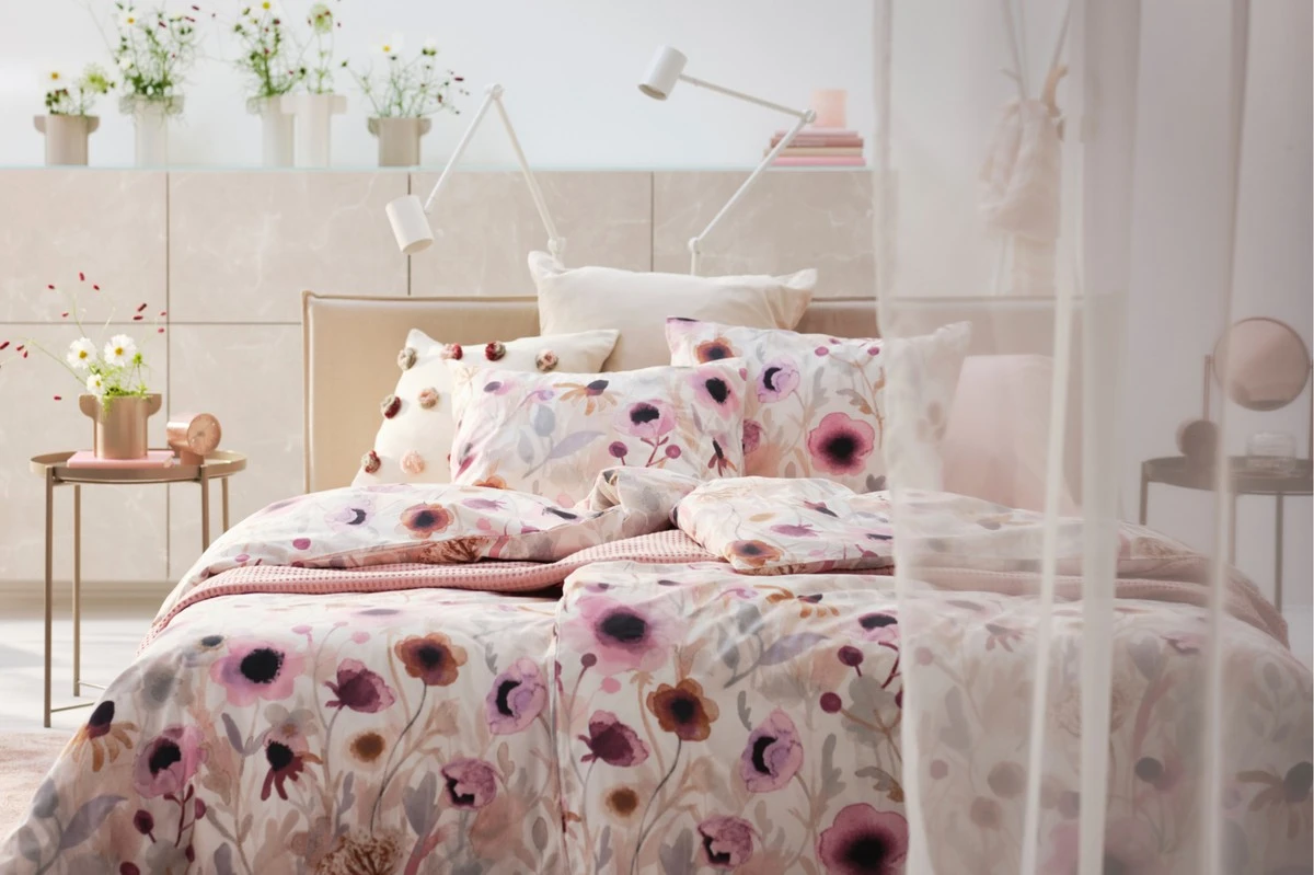 Il Comodino: L'Angolo Dimenticato Che Rovinata Ordine la Tua Camera da Letto