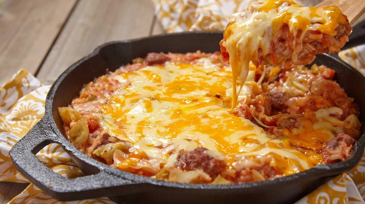 Riso al forno con carne macinata: il segreto di un appetitoso pasto veloce per tutta la famiglia