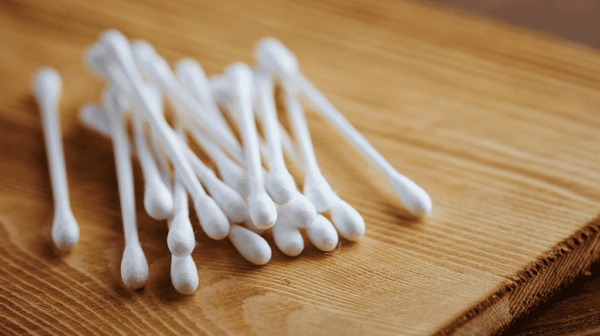 Perché ho sempre i cotton fioc in cucina: il trucco geniale che ti cambierà la vita